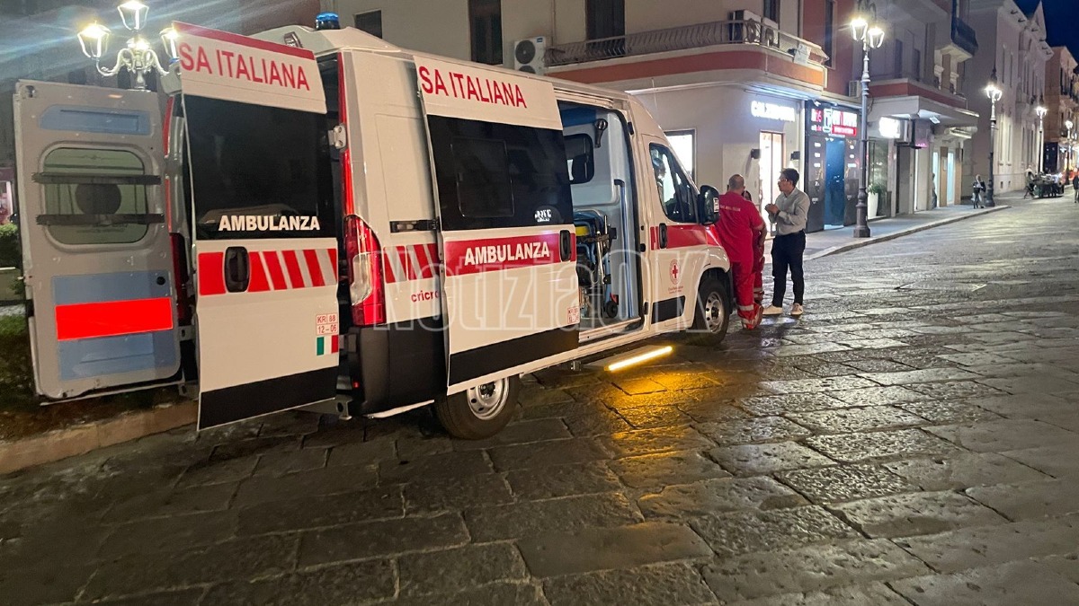Croce Rossa in Piazza della Resistenza Crotone - Foto Redazione 29.09.2026