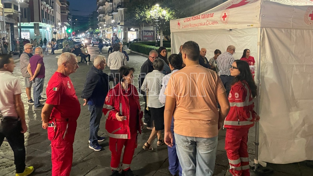 Croce Rossa in Piazza della Resistenza Crotone - Foto Redazione 29.09.2026