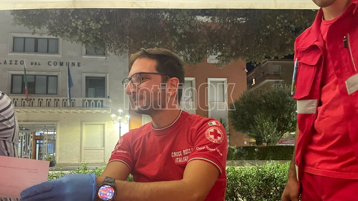Croce Rossa in Piazza della Resistenza Crotone - Foto Redazione 29.09.2026