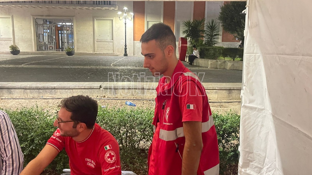 Croce Rossa in Piazza della Resistenza Crotone - Foto Redazione 29.09.2026