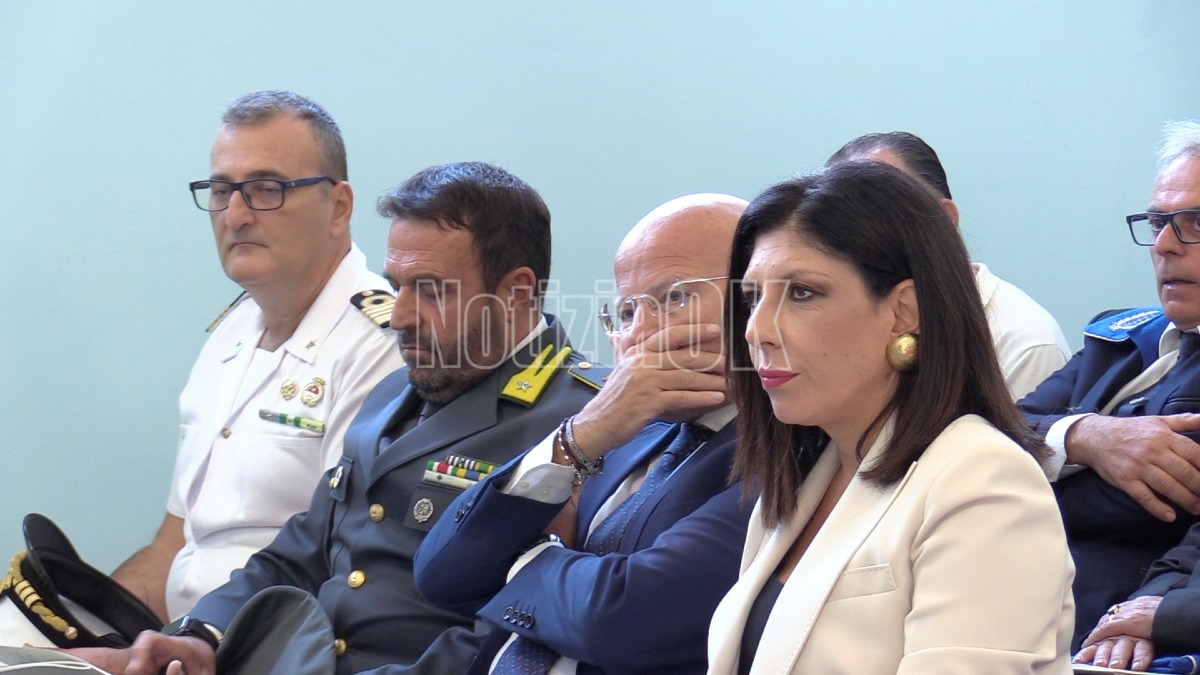 Mostra Vinoli Casa Circond4riale Crotone - Redazione 30.09.2026