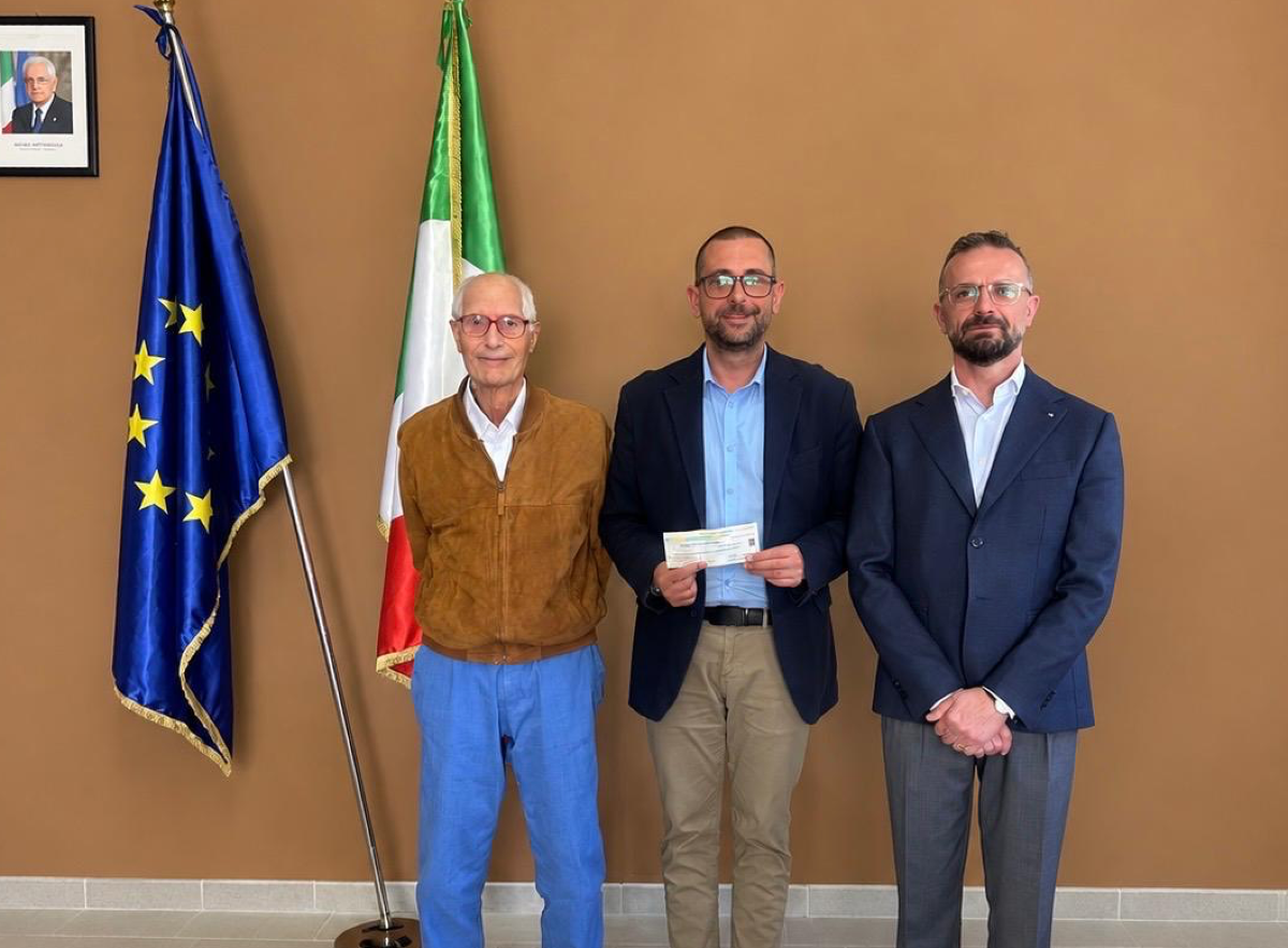Petronà, una donazione per realizzare un’area giochi: "Un gesto che guarda al futuro della comunità" - Foto: Uff. Stampa Comune di Petronà