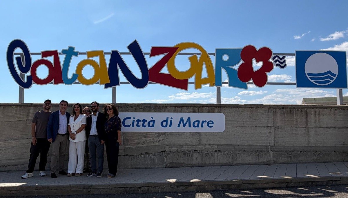 Bandiera Blu, al Porto di Catanzaro svelata la nuova installazione “Catanzaro Città di Mare” - Foto: Uff. Stampa Comune di Catanzaro