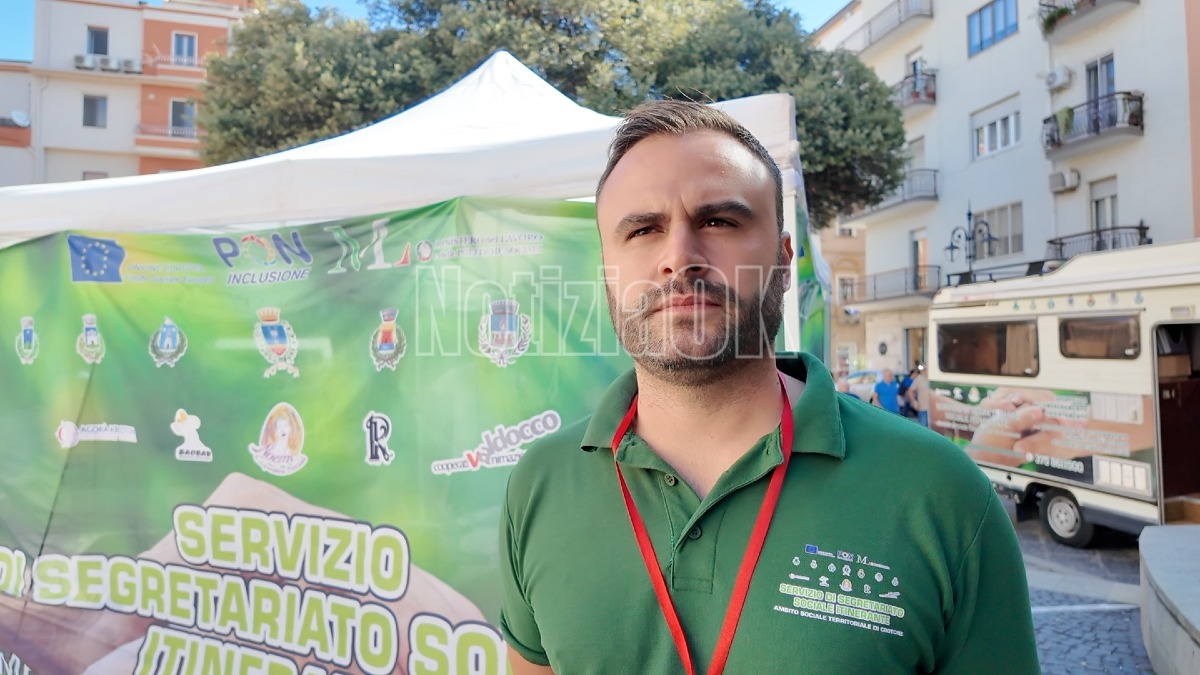 (VIDEO) Segretariato sociale itinerante, a Crotone un punto di ascolto per cittadini e famiglie - Foto: Redazione 