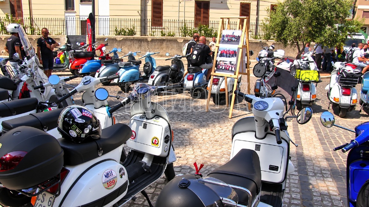 Cosenza si colora di Vespa: il 10 ottobre appuntamento con Tema Motori - Foto: Redazione 