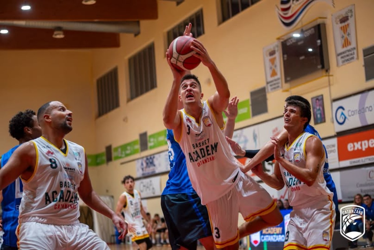 Basket Academy Catanzaro, esordio da applausi al Pala Pulera’: Virtus Ragusa ko 75-63 - Foto: Uff. Stampa Basket Academy Catanzaro