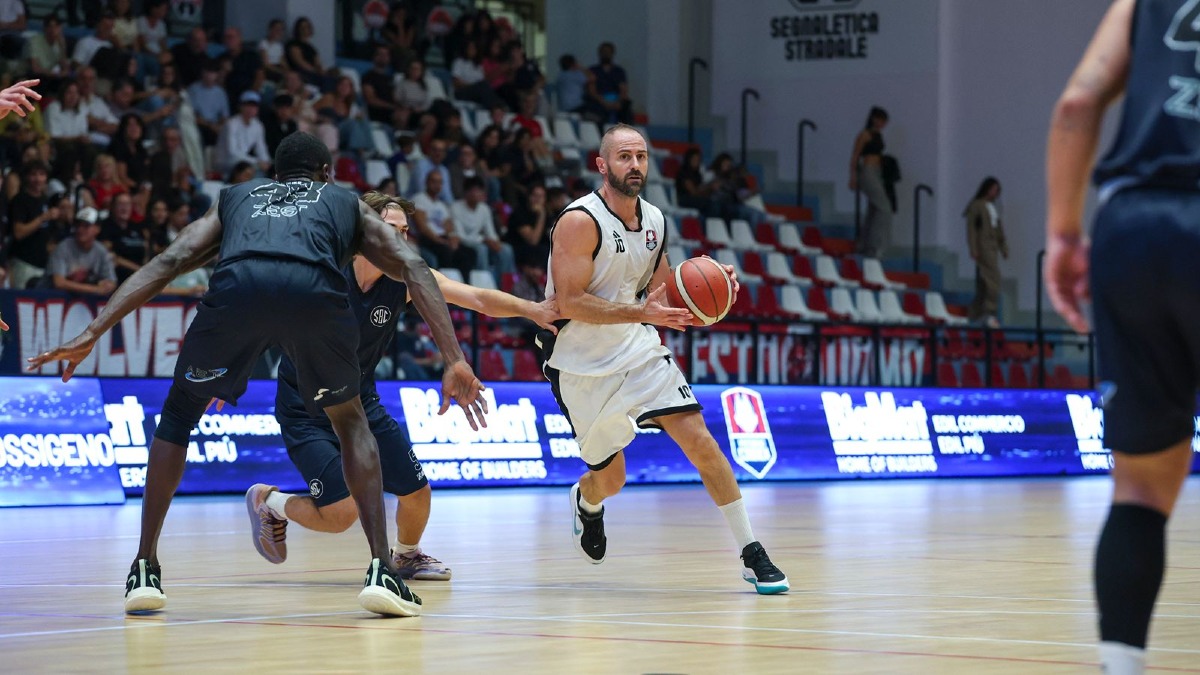 Pirossigeno Cosenza Basket, sfuma la prima vittoria in casa - Foto Uff. Stampa Pirossigeno Cosenza Basket