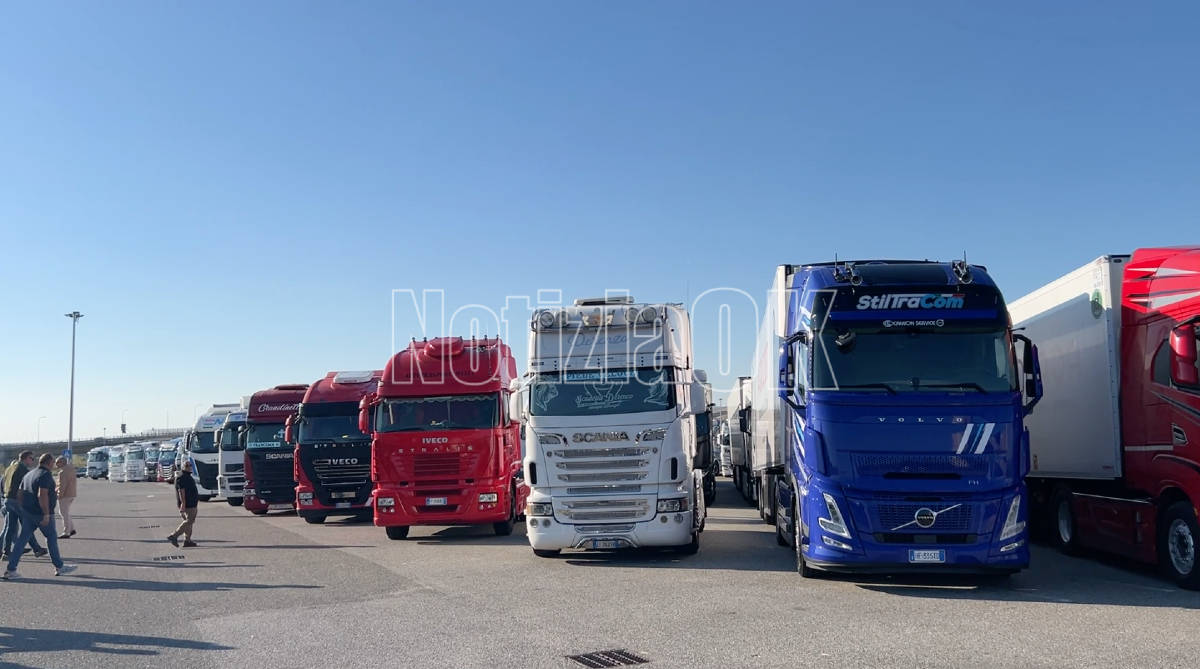 Calabria, agricoltori e autotrasportatori: scatta il fermo dei camion - Foto: Redazione