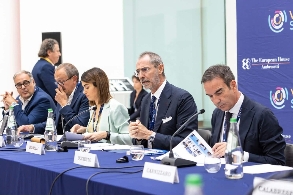 Turismo, la Calabria accelera: nel 2026 attesi 2,3 milioni di arrivi e 9,8 milioni di presenze - Foto: Uff. Stampa Roberto Occhiuto