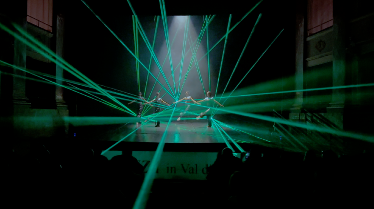 Synapse, la De Creation Crew torna nella sua Crotone con uno show unico - Foto: De Creation Crew