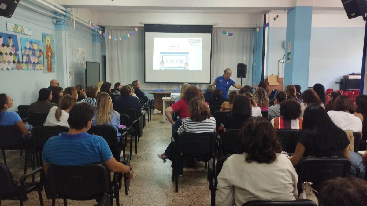 Crotone, formazione e sicurezza a scuola: docenti a lezione sulla somministrazione dei farmaci - Foto: Uff. Stampa I.C. Papanice Alfieri