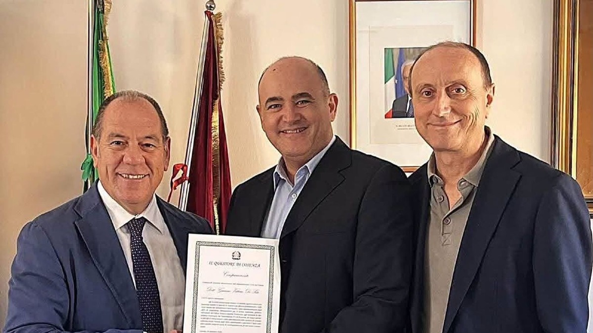 Paola - Encomio al dottor Guerino Vittorio De Seta, il plauso dell’Amministrazione  - Foto Uff Stampa Comune di Paola 