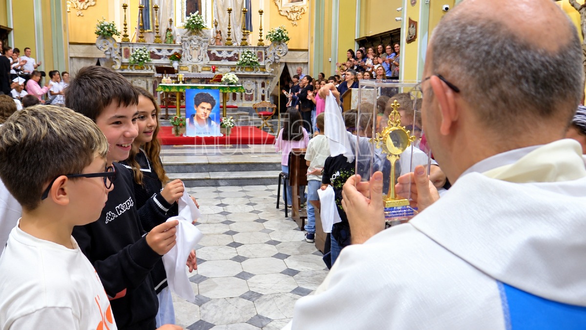 (VIDEO) I fazzoletti bianchi dei bambini hanno accolto San Carlo Acutis all’Immacolata - Foto: Redazione 
