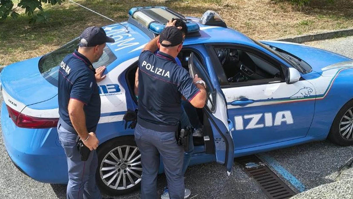 Immigrazione irregolare, disposto il trattenimento di uno straniero già condannato per favoreggiamento - Foto Uff Stampa Questura di Catanzaro