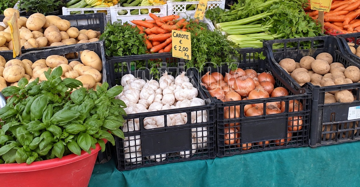 Catanzaro - Mercato dei produttori agricoli nel centro storico, pubblicato l’avviso per 30 posteggi - Foto: Redazione 
