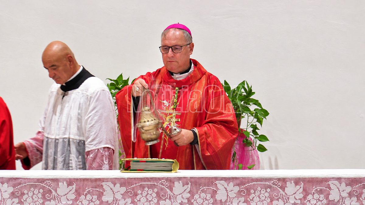  Alla vigilia di San Dionigi la Chiesa di Crotone apre il nuovo anno pastorale: «Cominciamo da chi abbiamo accanto» - Foto: Redazione 