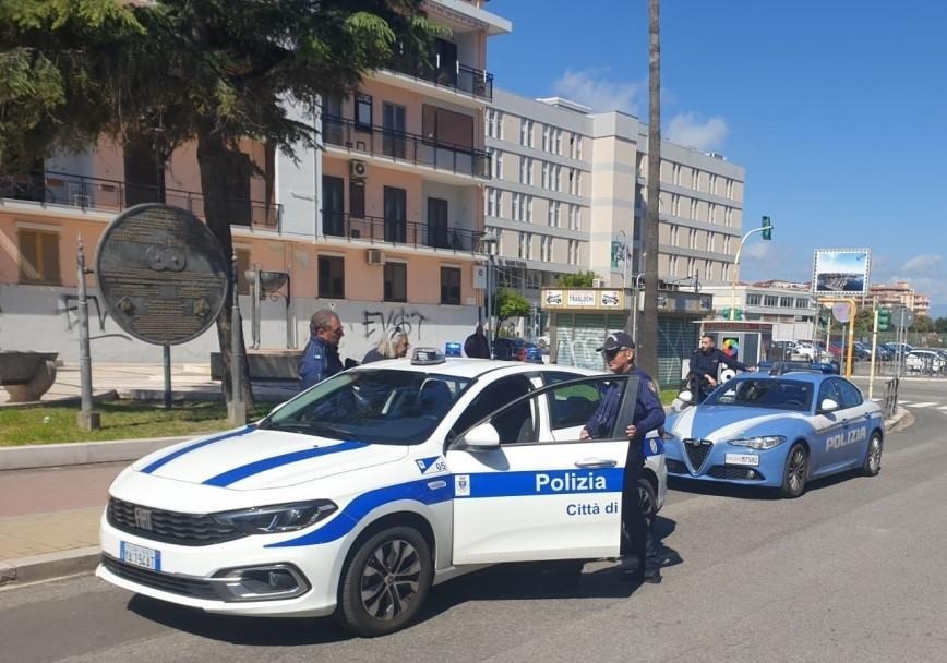 Crotone - Attività irregolari e pesce senza tracciabilità: scattano i sequestri - Foto: Ufficio stampa Questura di Crotone