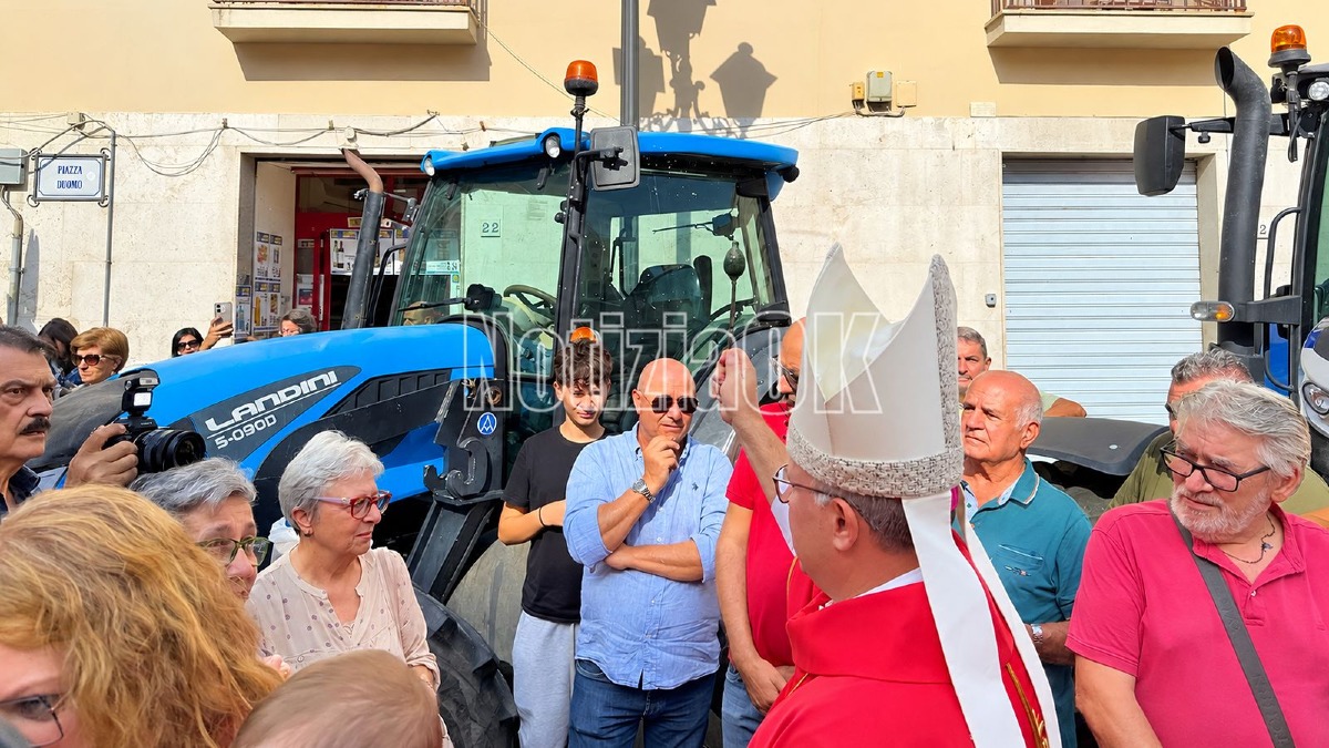 (VIDEO) San Dionigi, il grano benedetto e l’appello degli agricoltori: «Non ci ascoltano» - Foto: Redazione 