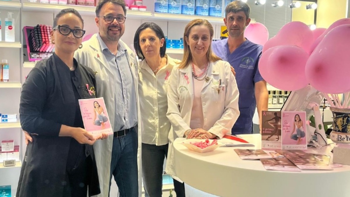 Scandale, apre il primo LILT Point in farmacia: informazioni e prevenzione del tumore al seno - Foto: Uff. Stampa  Lilt Crotone 