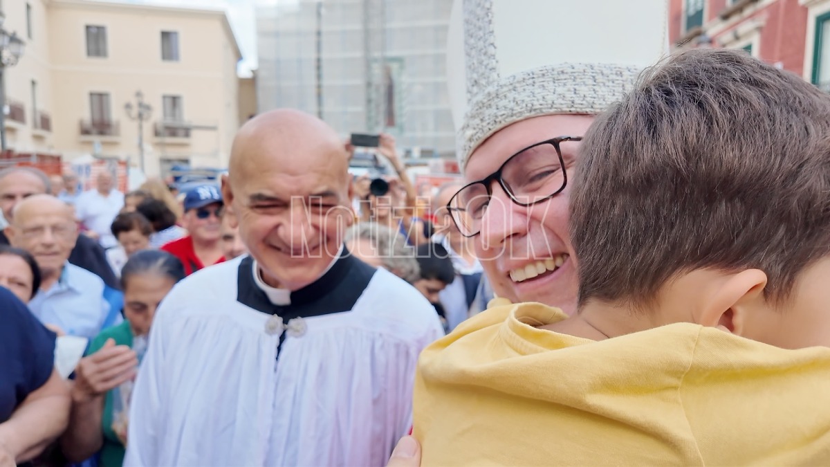 Crotone - San Dionigi, l'Arcivescovo Torriani: «In quell’abbraccio c’è tutta la figura di una Chiesa» - Foto: Redazione 
