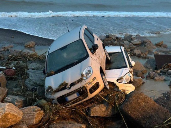 Maltempo in Calabria, danni ingenti a Melito di Porto Salvo: auto trascinate fino al mare - Foto: Uff. Stampa Comune di Melito di Porto Salvo