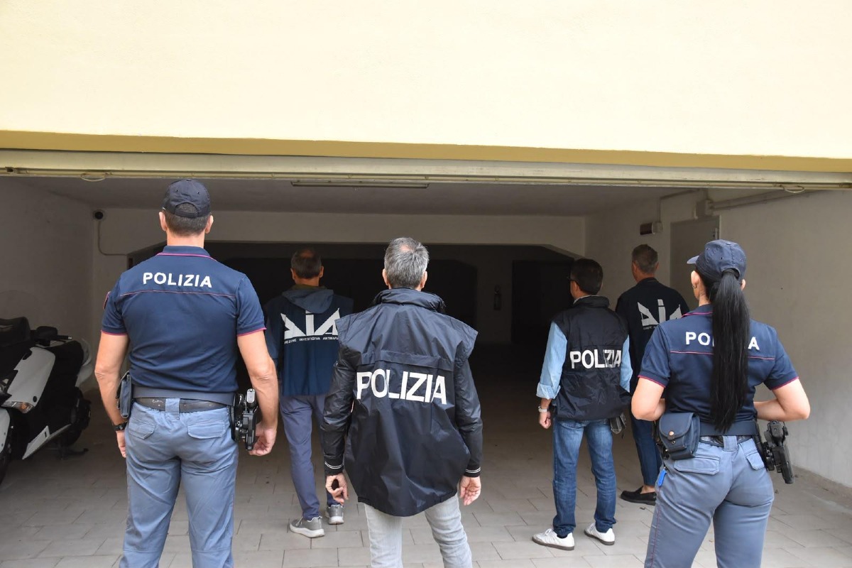 Catanzaro, sequestro di beni per 500mila euro a un imprenditore - Foto Uff Stampa Questura di Catanzaro 