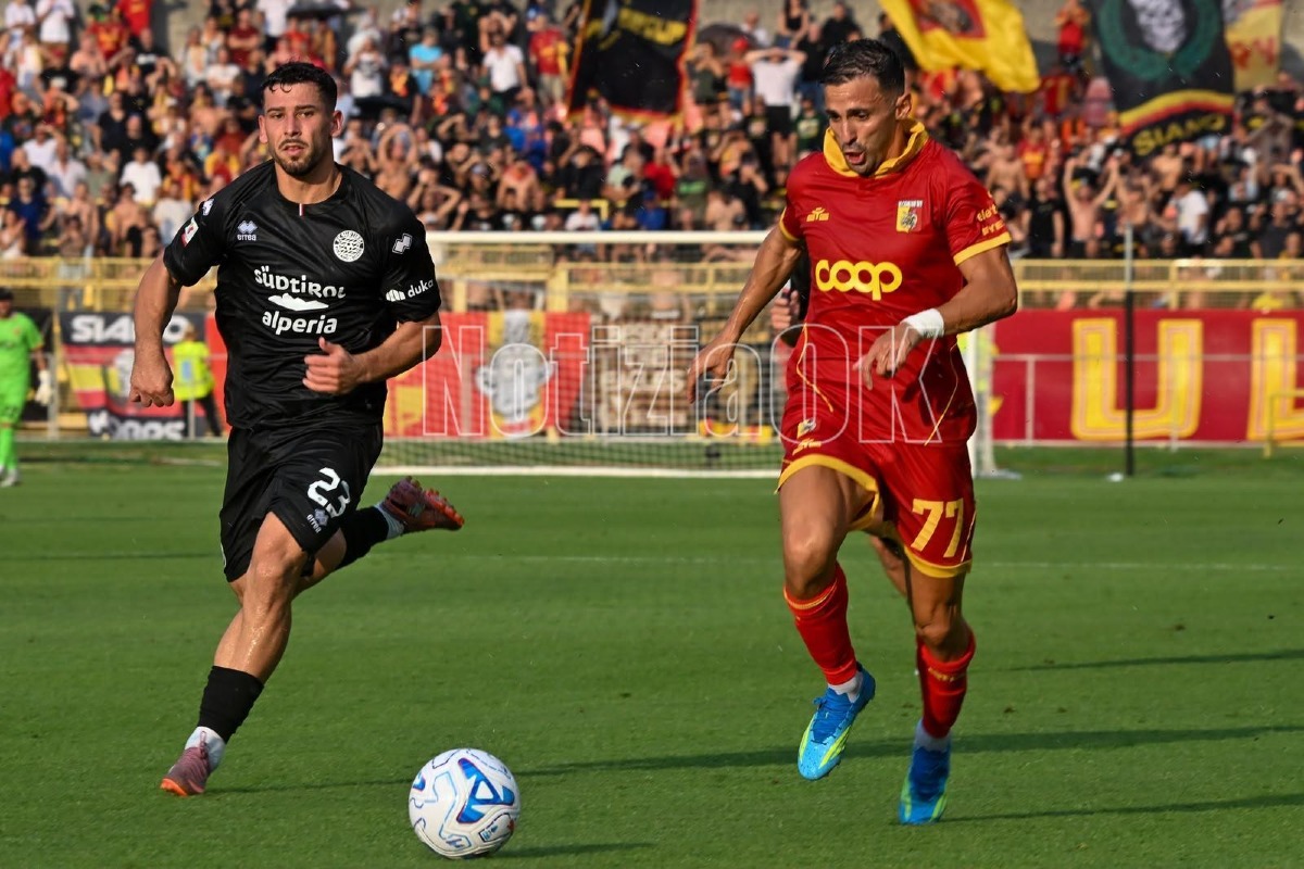 Benevento-Catanzaro 1-1, Buso acciuffa il Benevento al 92’: al Vigorito finisce 1-1 - Foto: Redazione