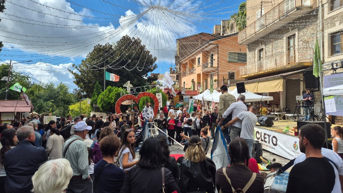 Agricleto, oltre 20mila persone a Cleto in un solo giorno: successo per il borgo - Foto Uff. Stampa Comune di Cleto