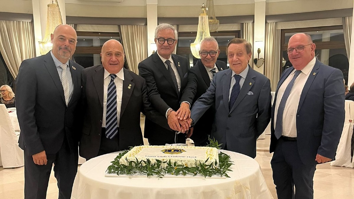 Lions Club Crotone Host, Piergiorgio Palermo nuovo presidente: il passaggio della campana - Foto Uff. Stampa Lions Club Crotone Host 
