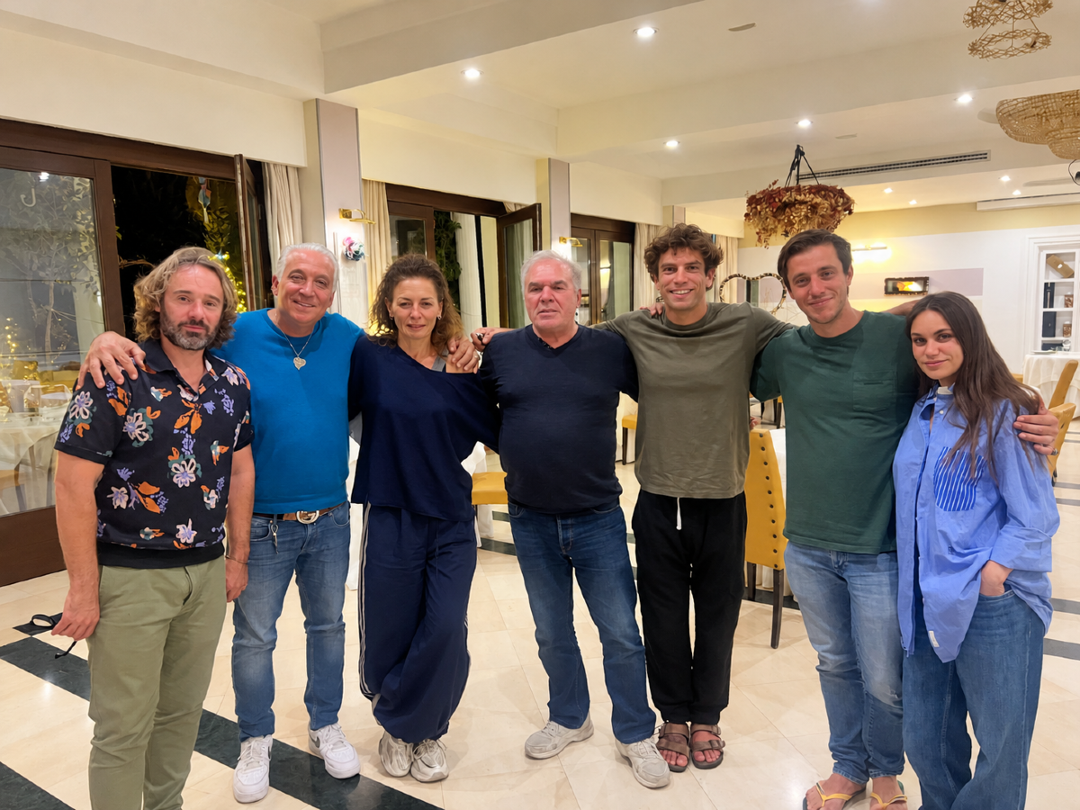 «Franco, oh Franco!» conquista Crotone: Franco Neri sul set di “Amici per caso 2” - Foto Mario Sposato 