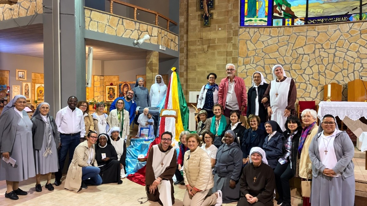 Veglia missionaria a Crotone, l’arcivescovo Torriani: «La Chiesa cerchi chi si è allontanato» - Foto Uff. Stampa Diocesi di Crotone 