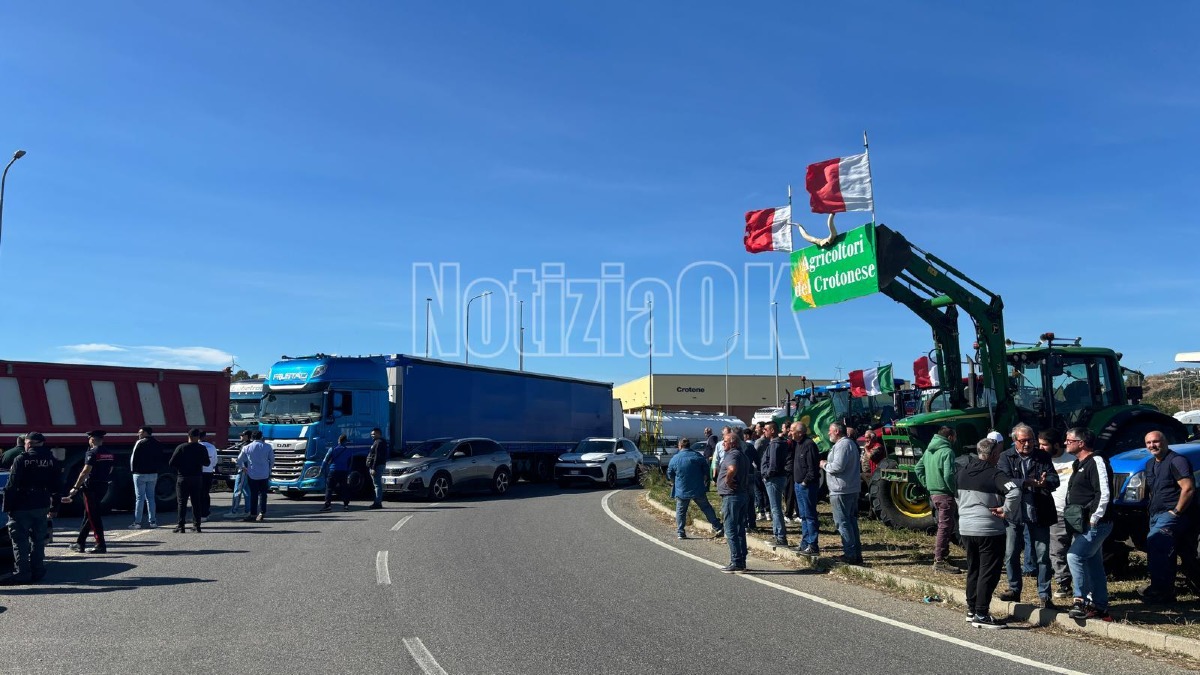 Crotone, protesta e blocchi: riprendono i transiti di beni essenziali  - Foto: Redazione 