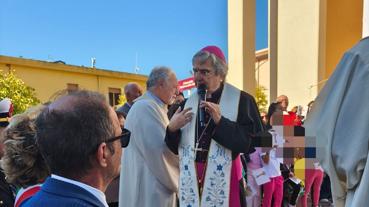 Amendolara accoglie monsignor Francesco Savino: visita pastorale alla Madonna della Salute - 