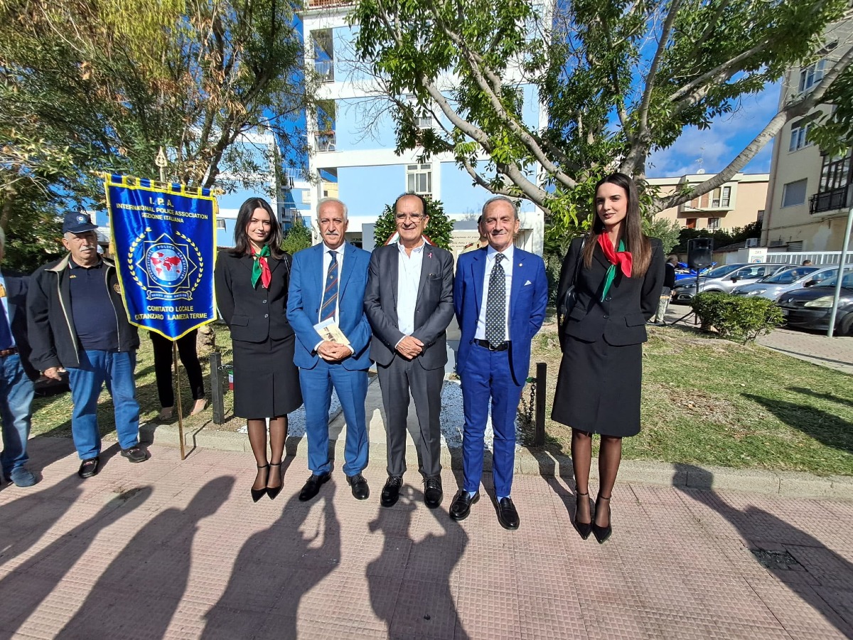 Catanzaro, ricostruito il monumento ai Caduti sul lungomare: la cerimonia con Enzo Bruno - Foto Uff Stampa Enzo Bruno 18.10.2026