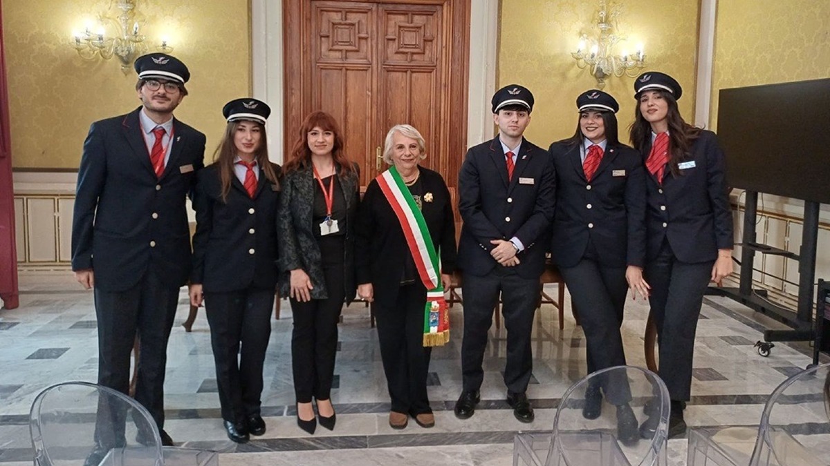 Trenitalia Calabria, giuramento per cinque nuovi capitreno: assunti 62 lavoratori in tre anni - foto uff. stampa TreniItalia 
