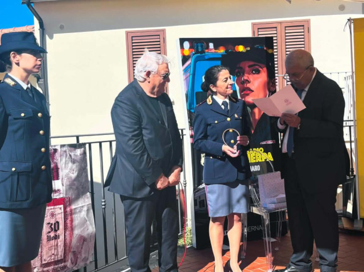 Il Commissario Mascherpa a Belvedere Marittimo: presentato l’ultimo volume della graphic novel della Polizia - Foto: Uff. Stampa Questura di Cosenza