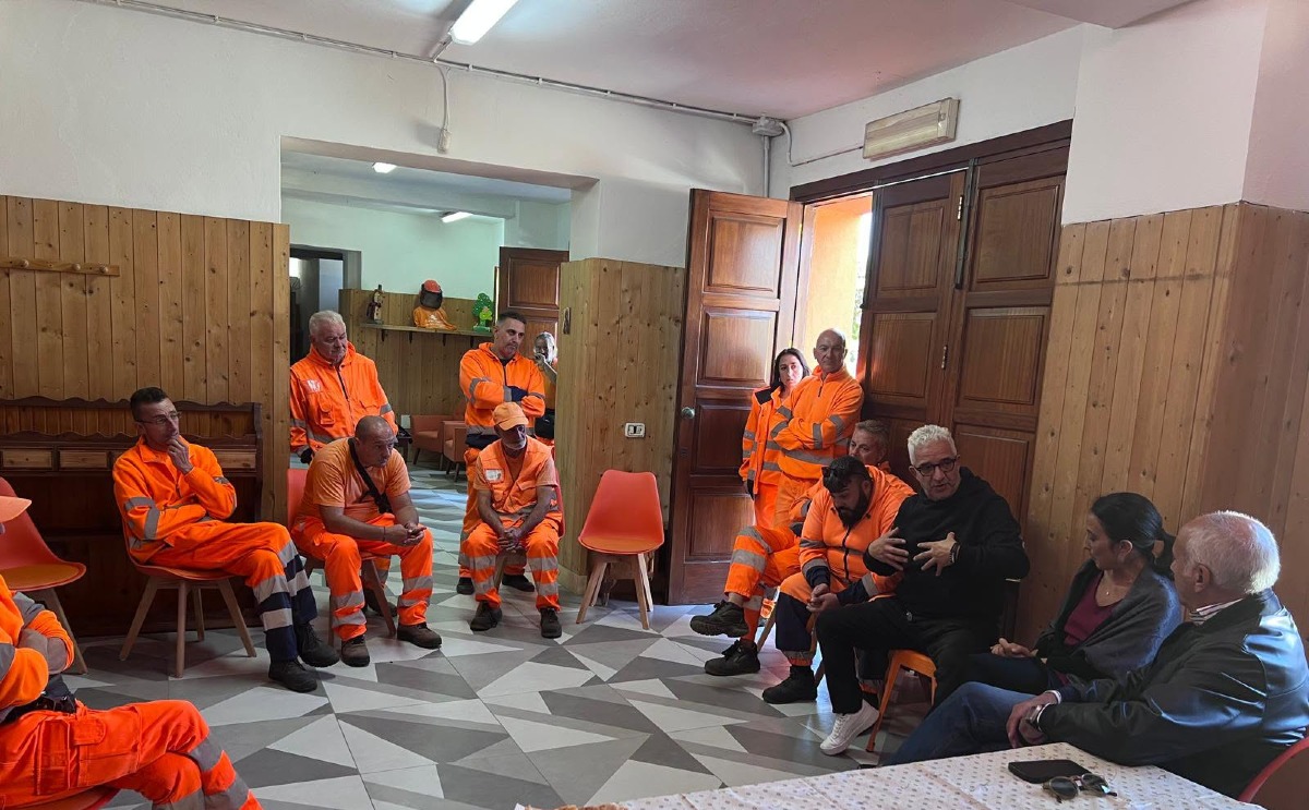 Cosenza, Caruso incontra gli operatori del verde pubblico: "La città deve migliorare ancora" - Foto: Franz Caruso