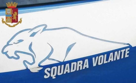 Catanzaro, armato di coltello in un bar: scatta il Daspo Willy per un 35enne - Foto Uff. Stampa Questura di Catanzaro 