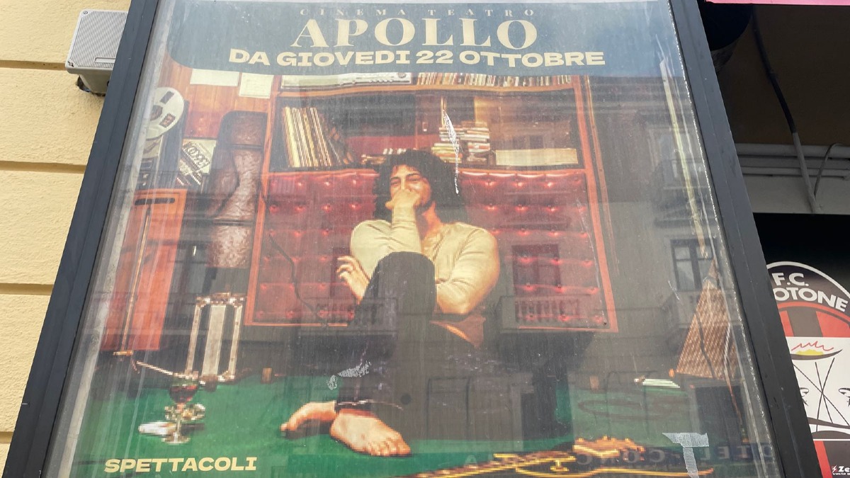 Crotone - Pino Daniele torna al cinema: all’Apollo “Je so’ pazzo” con Massimiliano Caiazzo - Foto: Redazione 