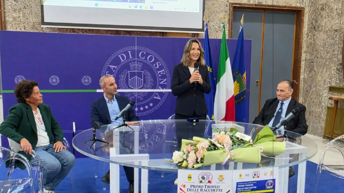 Cosenza premia Tathiana Garbin: riconoscimento alla capitana delle azzurre - Foto Uff Stampa Comune di Cosenza