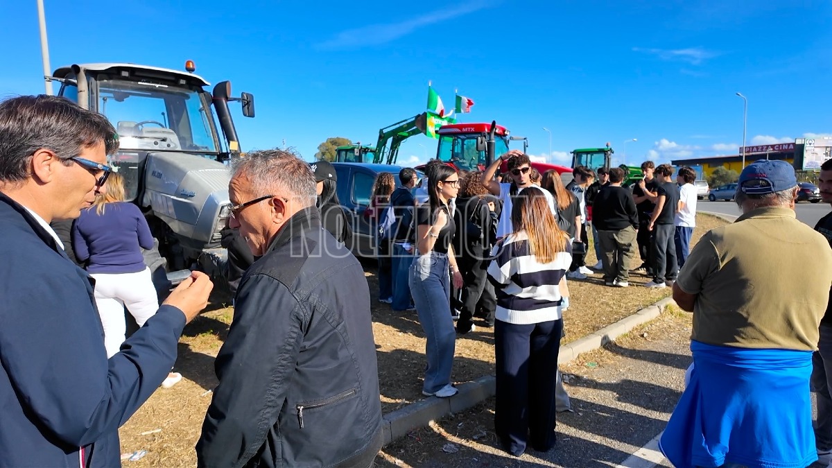 (VIDEO) Presidio ridotto, gli agricoltori del crotonese attendono risposte dalle istituzioni - Foto: Redazione 