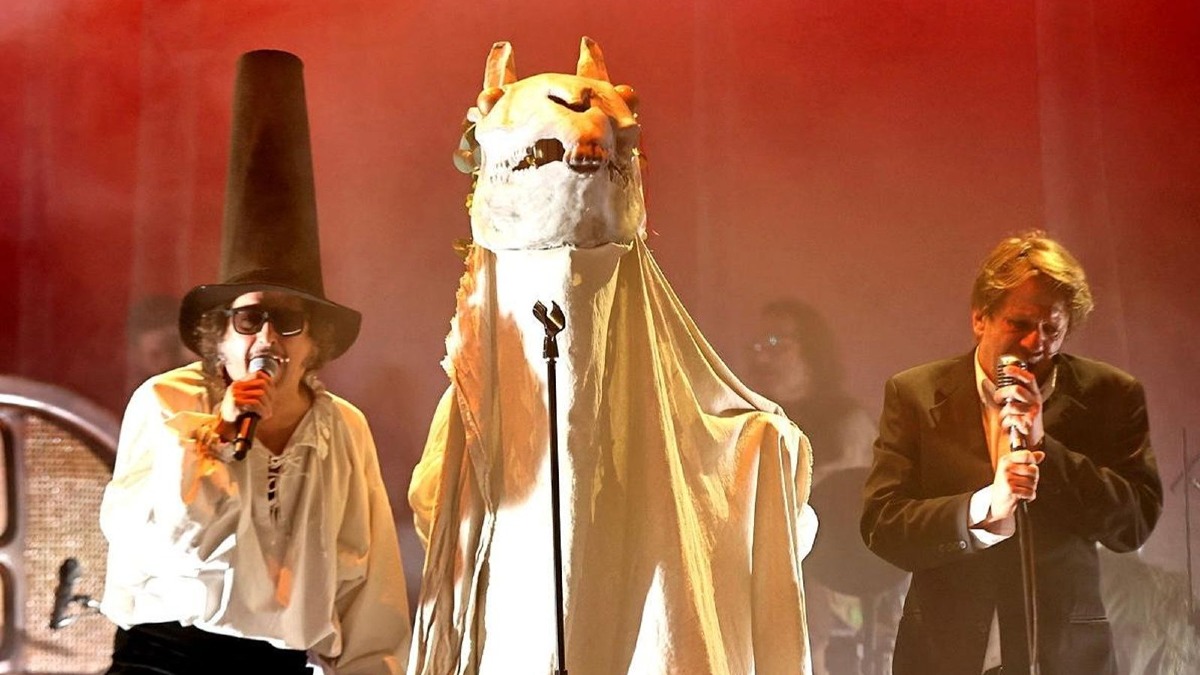 Catanzaro, Capossela e Capovilla trasformano il Politeama in un viaggio tra memoria e poesia - Ufficio stampa Festival d'autunno