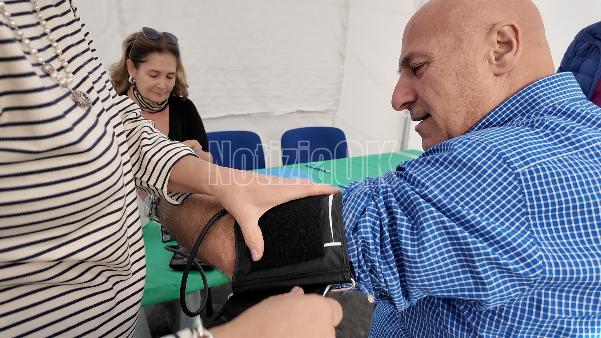 (VIDEO) StraSalute, Crotone trasforma la piazza in un grande ambulatorio - Foto: Redazione 