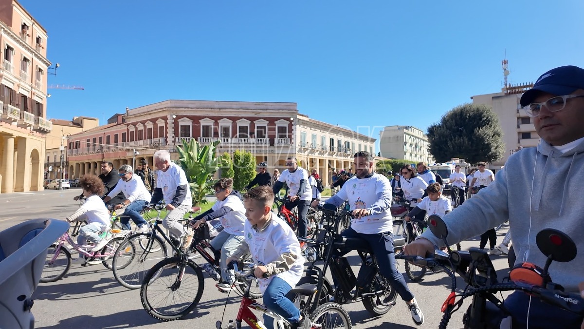 (VIDEO) Crotone, la StraSalute richiama oltre 1.500 persone sul corso - Foto: Redazione 