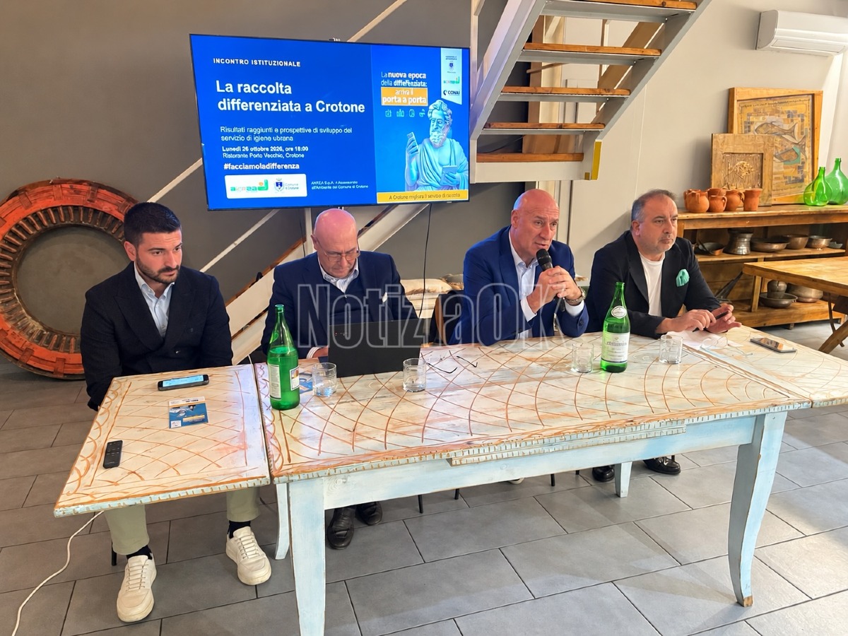 Crotone, raccolta differenziata al 52%: Akrea punta a eliminare i cassonetti - Foto: Redazione 