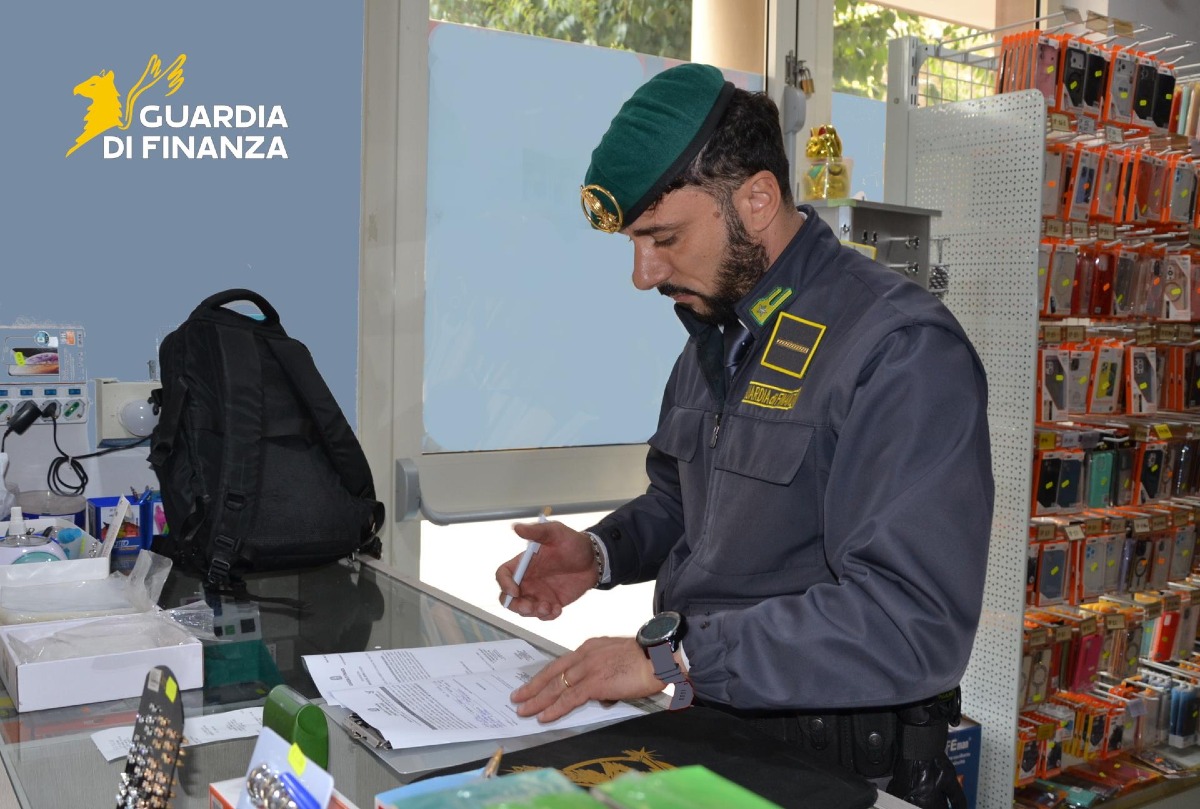 Matera, sequestrati oltre 1.000 prodotti LED non conformi: sanzione fino a 5mila euro - 