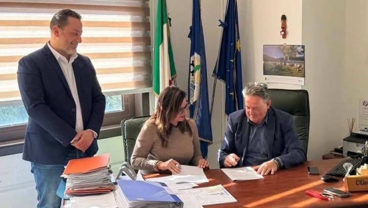 Sersale, accordo per gli spazi didattici di Cipino: nuove opportunità formative per gli studenti - Foto: Uff. Stampa Comune di Sersale