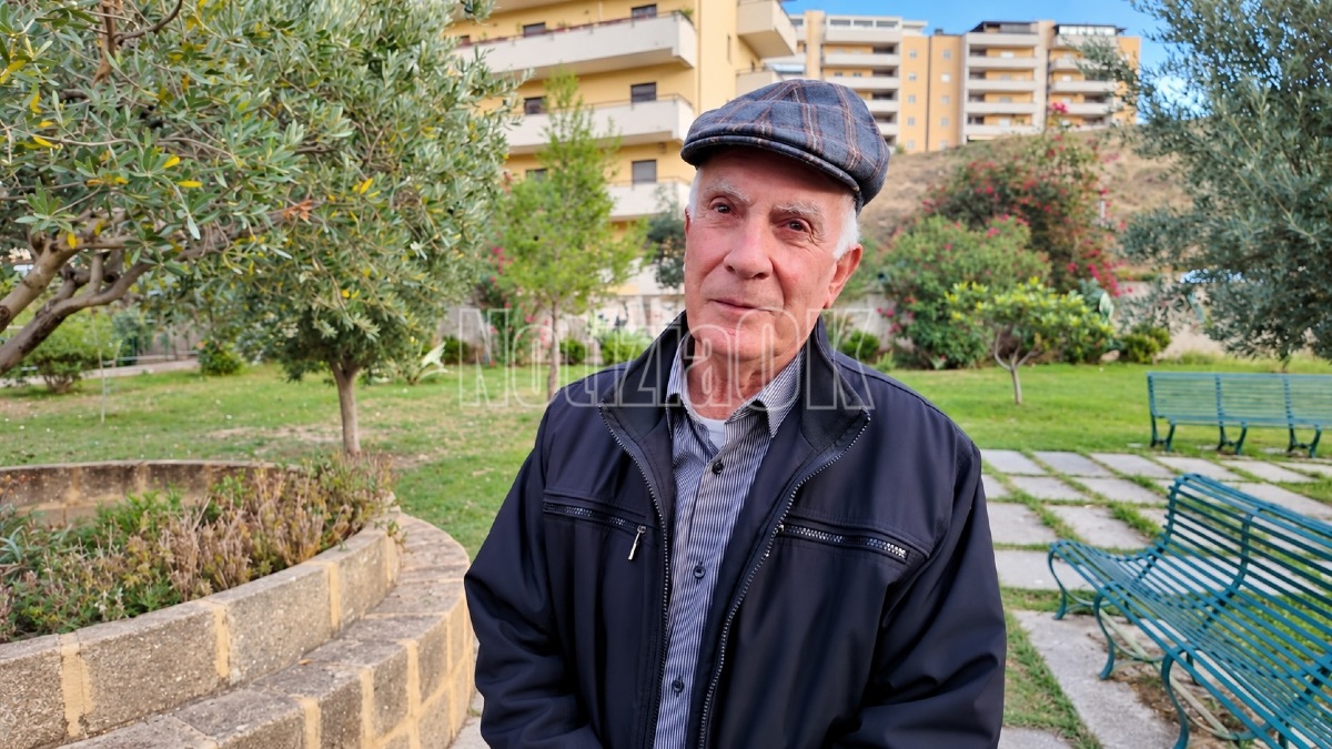 (VIDEO) Crotone - A 80 anni Vincenzo Catanzaro si prende cura del giardino Falcone e Borsellino di Crotone - Foto: Redazione 