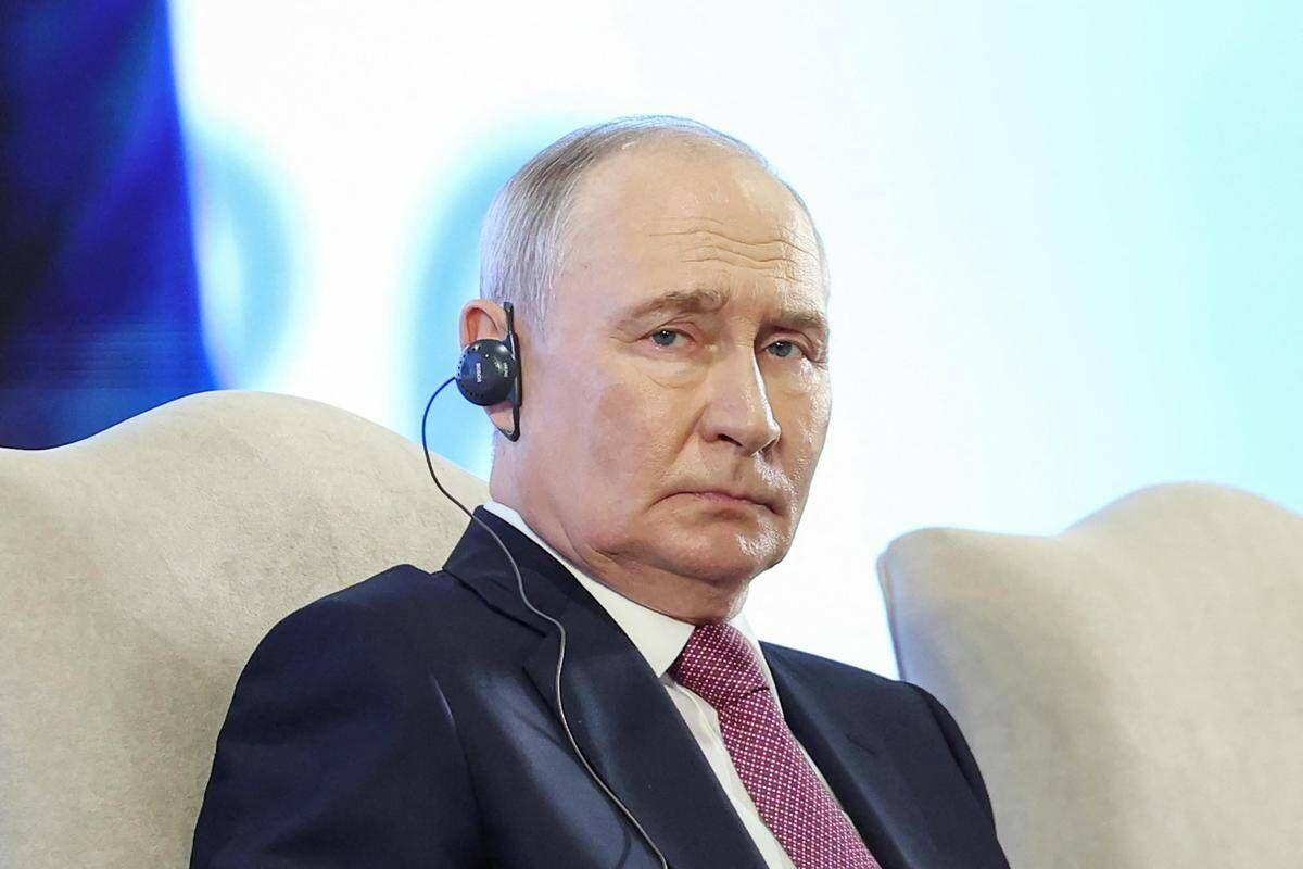 Putin compie 74 anni, da spie cancro a studio su 'andatura da pistolero': tutti gli alert sulla salute - 