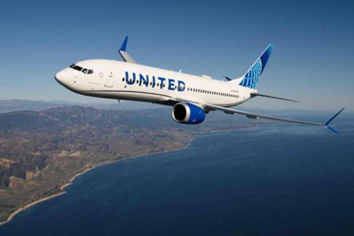 Passeggera bloccata nel bagno dell'aereo: sfiorato l'atterraggio d'emergenza negli Usa - 